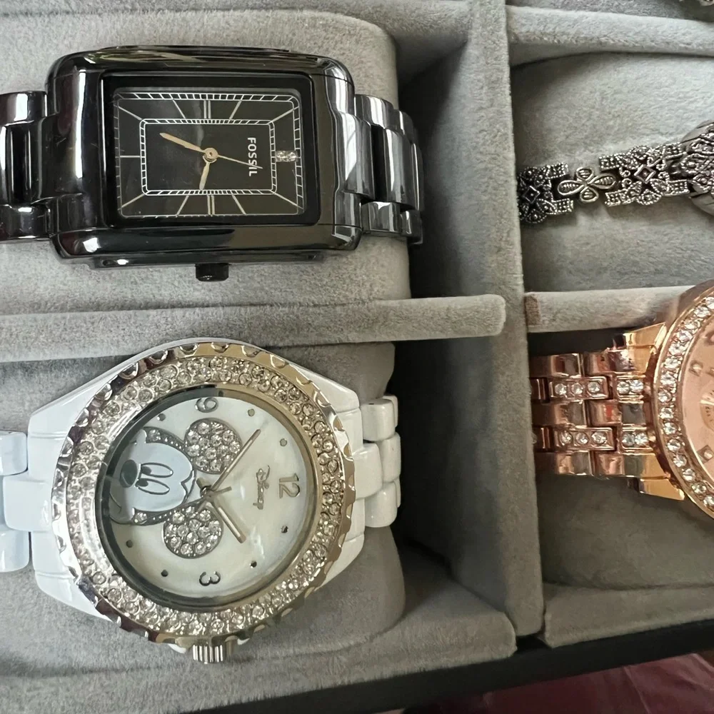 11 watches selling as a lot two Lacoste both with exchangeable band , Japan movt - Picture 7 of 17